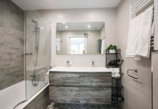 Apartment in San Sebastián - VILLA ONDARRETA CON PARKING Y AC Apartment in San Sebastián - VILLA ONDARRETA CON PARKING Y AC