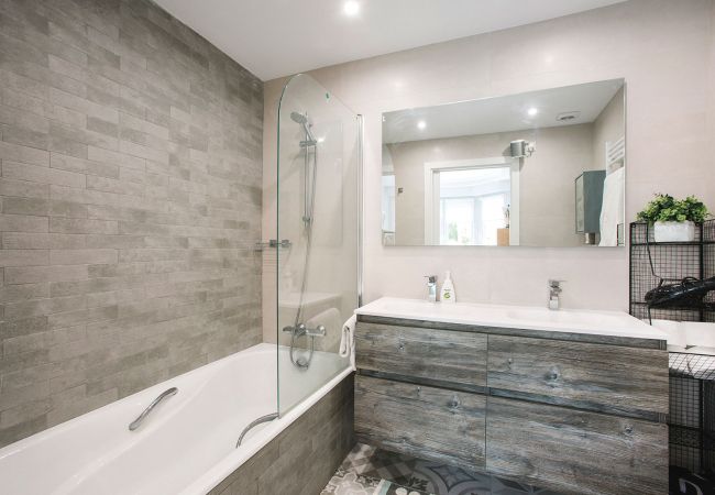 Apartment in San Sebastián - VILLA ONDARRETA CON PARKING Y AC Apartment in San Sebastián - VILLA ONDARRETA CON PARKING Y AC